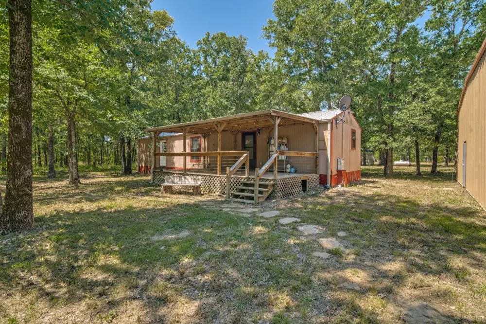 1525 Rs County Road 1490 Point, TX 75472