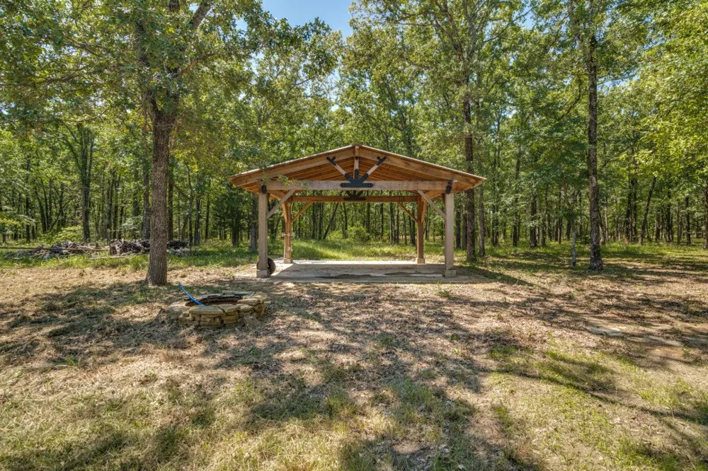 1525 Rs County Road 1490 Point, TX 75472