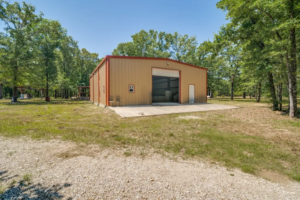 1525 Rs County Road 1490 Point, TX 75472