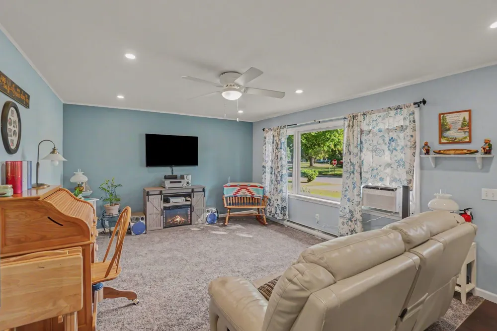 169 Park Place Barryton, MI 49305
