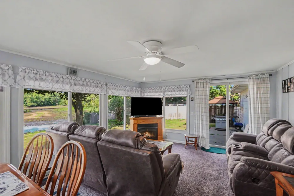 169 Park Place Barryton, MI 49305