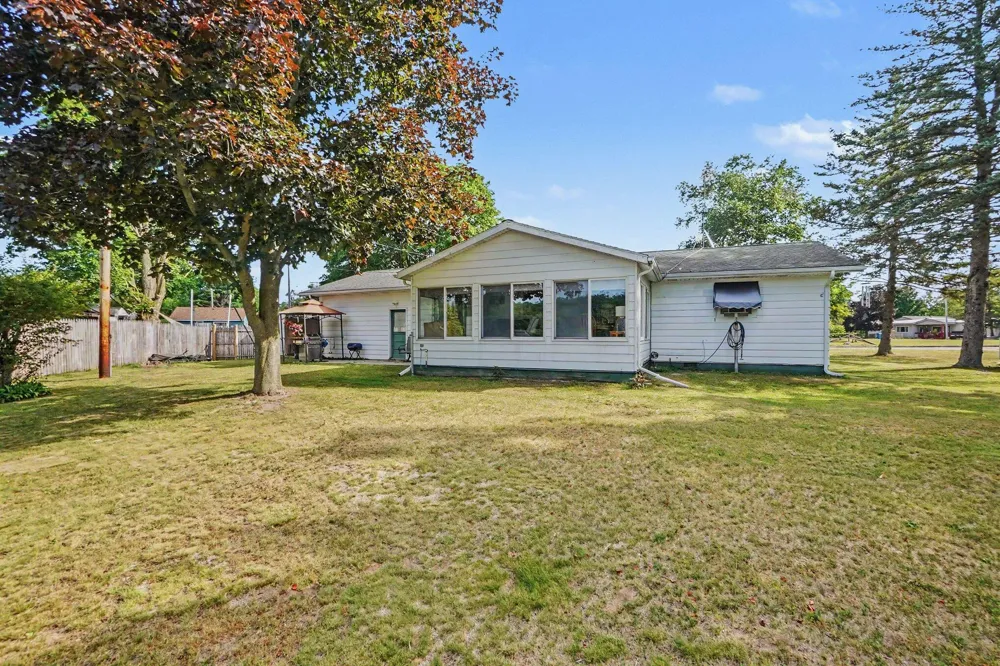 169 Park Place Barryton, MI 49305