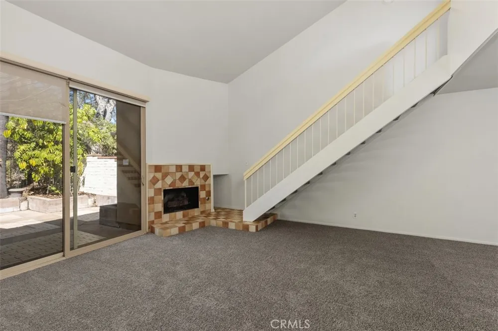 1760 Del Prado Pomona, CA 91768