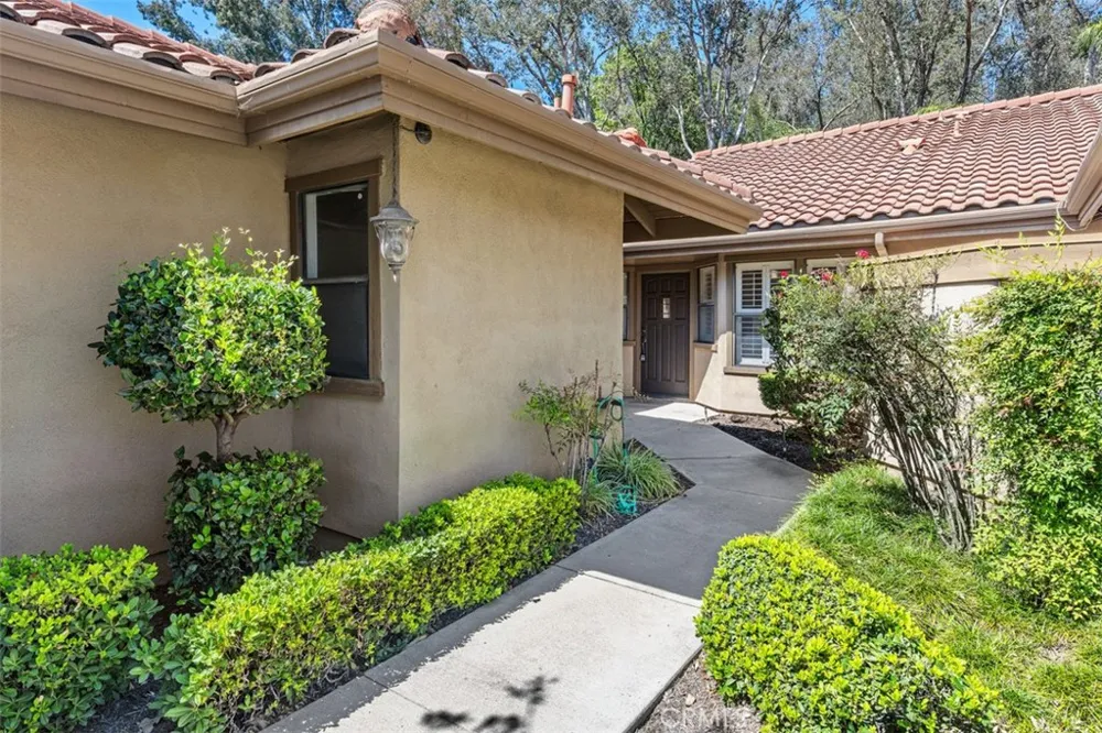 1760 Del Prado Pomona, CA 91768