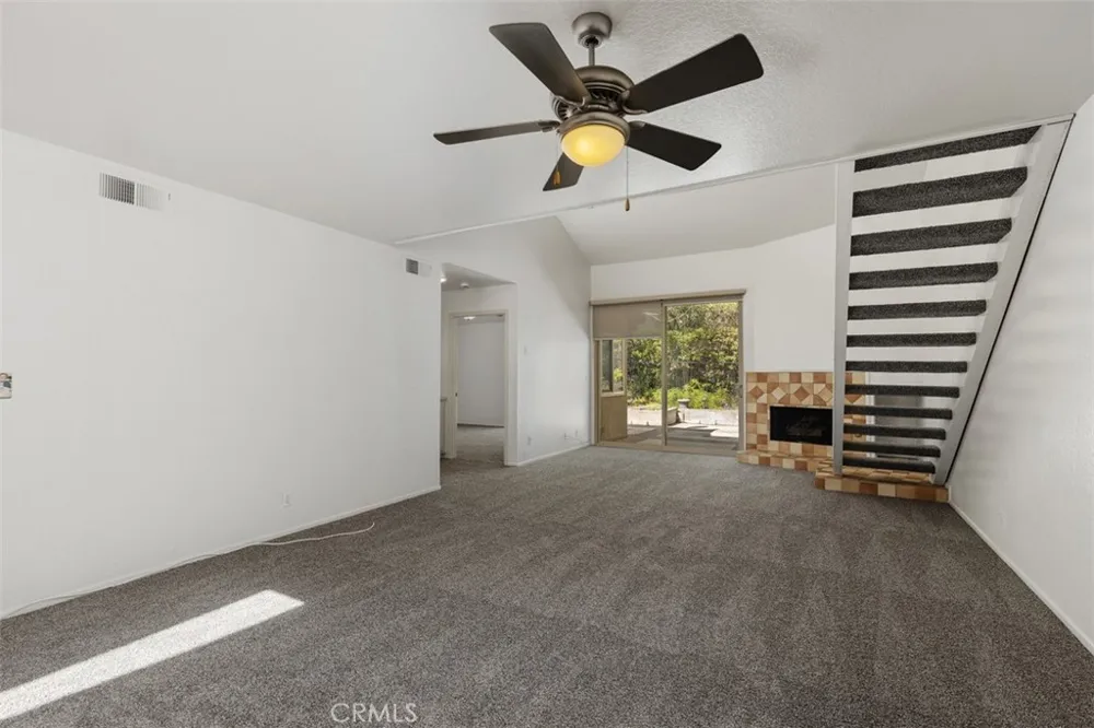 1760 Del Prado Pomona, CA 91768