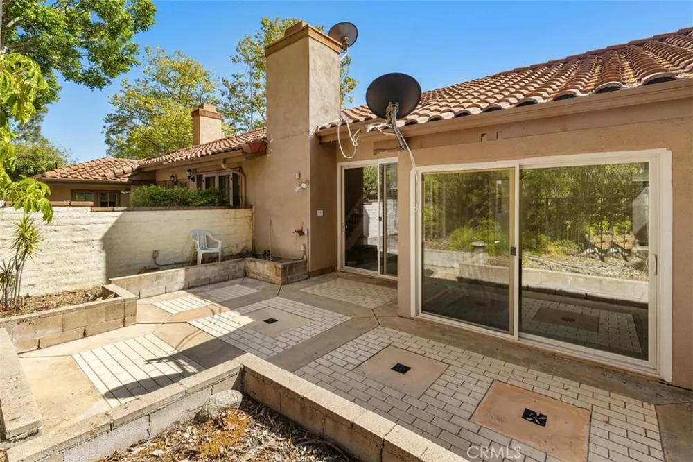 1760 Del Prado Pomona, CA 91768