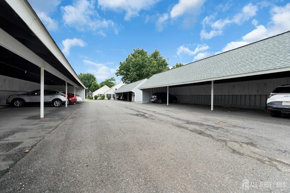 194 Madison Lane Monroe, NJ 08831