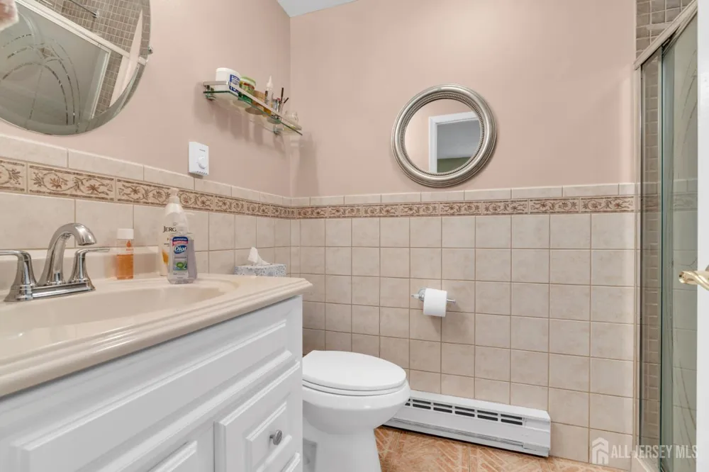 194 Madison Lane Monroe, NJ 08831