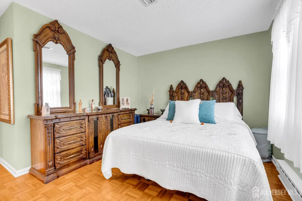 194 Madison Lane Monroe, NJ 08831