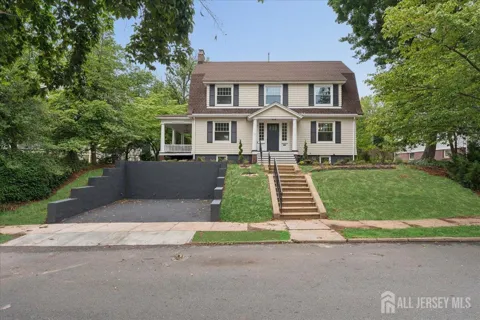 91 Lawrence Avenue