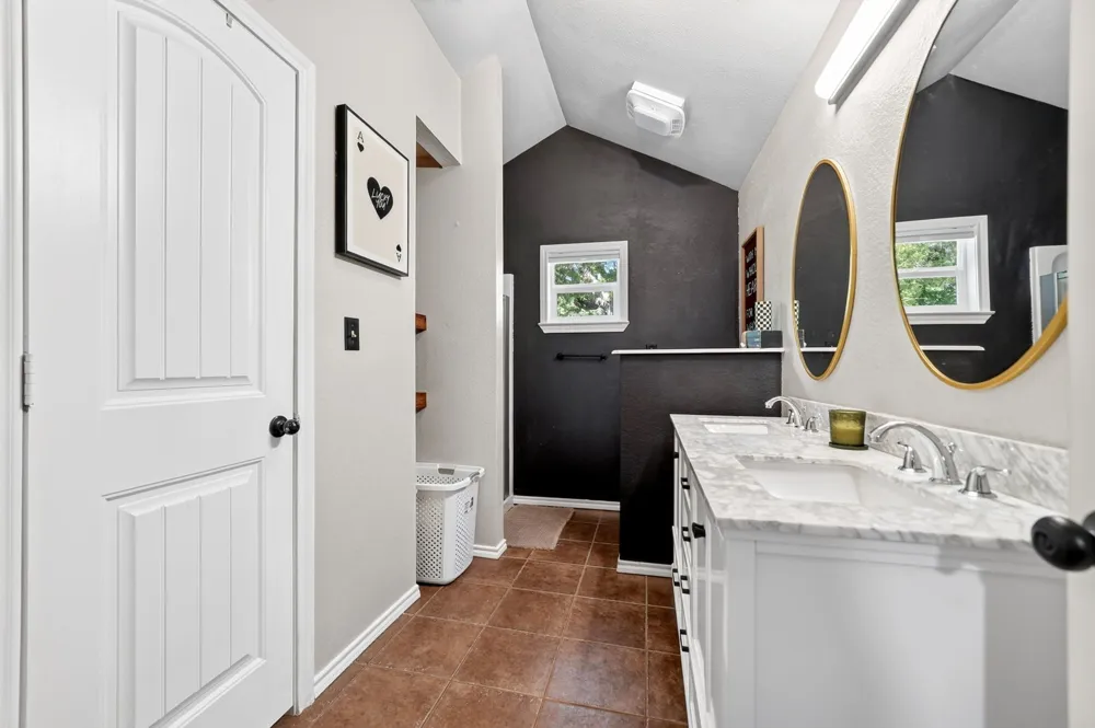 810 Edna Street Athens, TX 75751