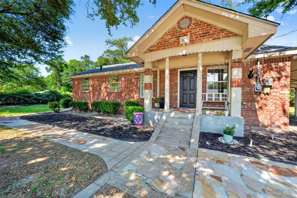 810 Edna Street Athens, TX 75751