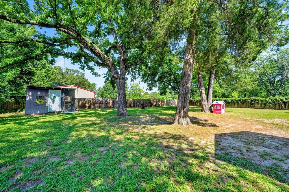 810 Edna Street Athens, TX 75751