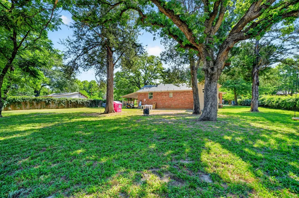 810 Edna Street Athens, TX 75751