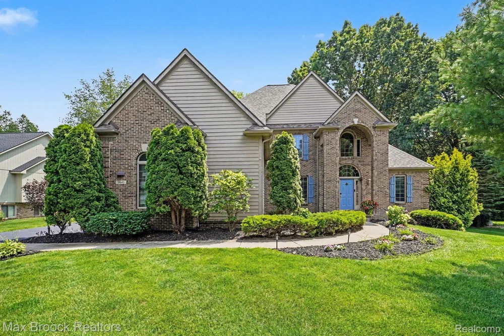 9843 Oak Valley Drive Springfield Charter Township, MI 48348