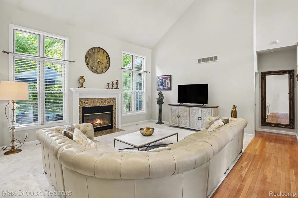 9843 Oak Valley Drive Springfield Charter Township, MI 48348
