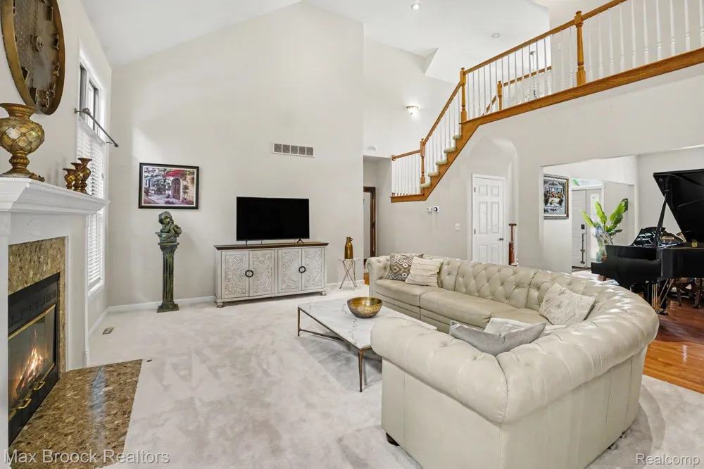 9843 Oak Valley Drive Springfield Charter Township, MI 48348