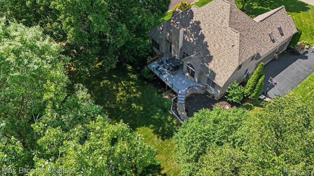 9843 Oak Valley Drive Springfield Charter Township, MI 48348