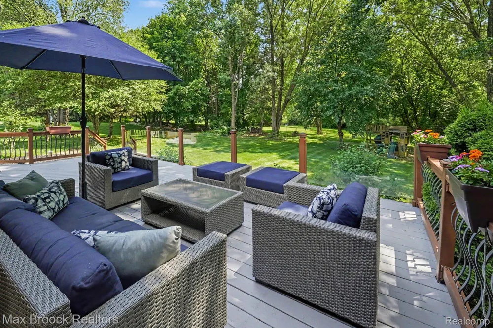 9843 Oak Valley Drive Springfield Charter Township, MI 48348