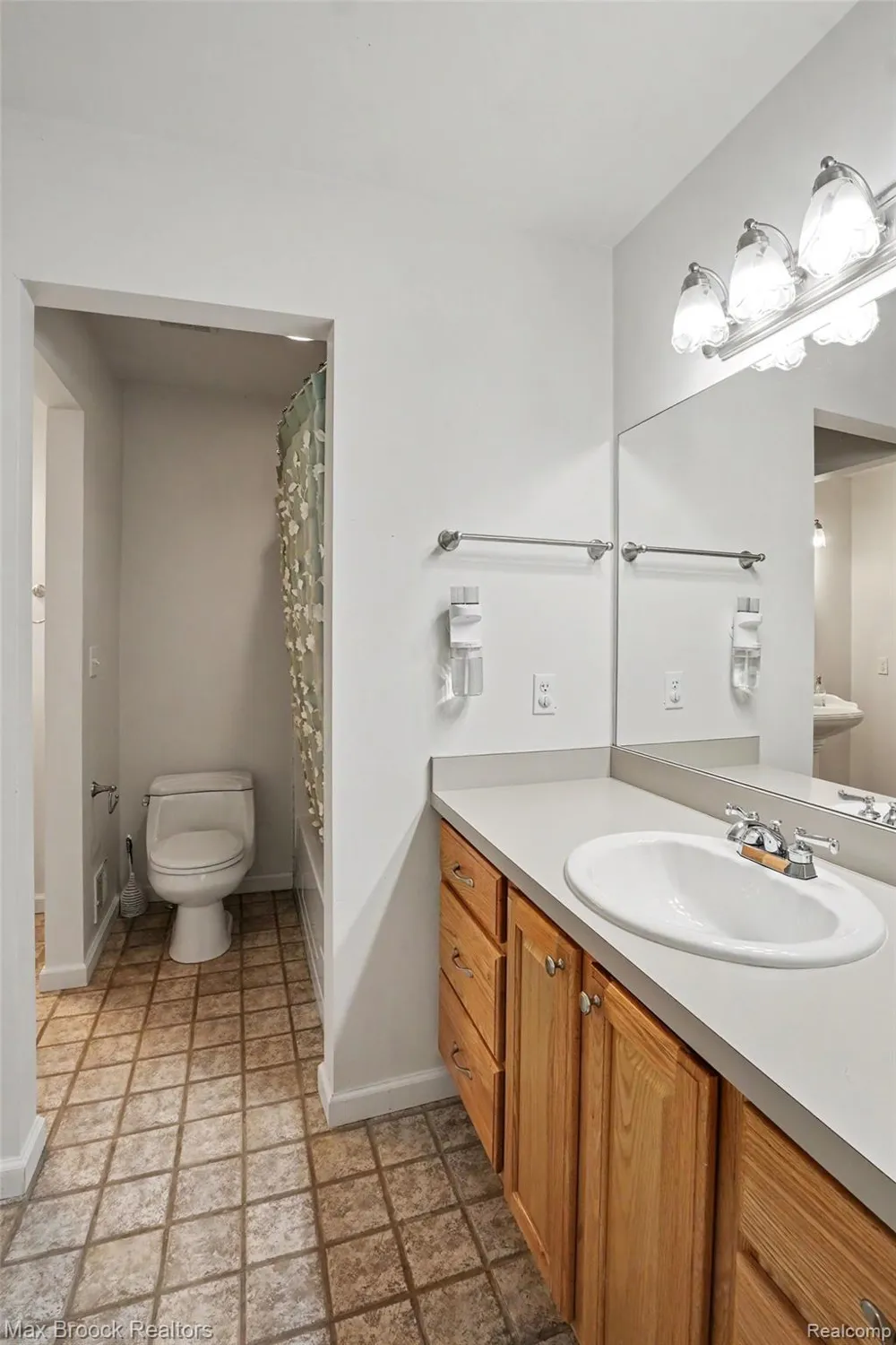9843 Oak Valley Drive Springfield Charter Township, MI 48348