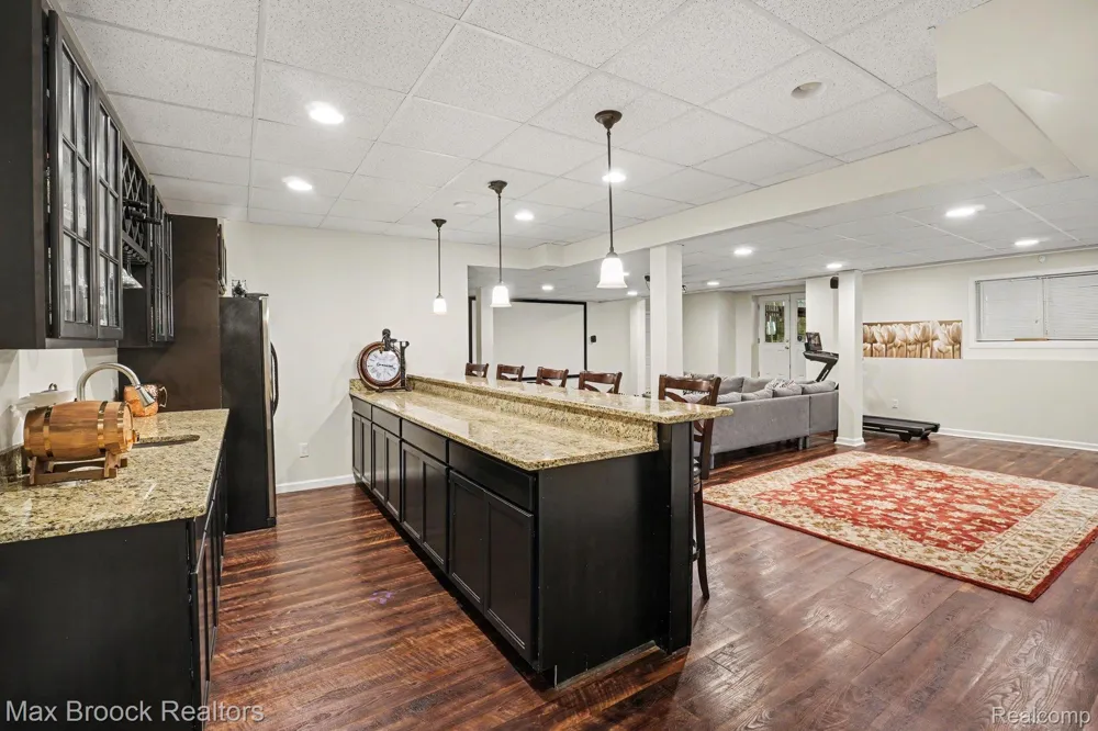 9843 Oak Valley Drive Springfield Charter Township, MI 48348