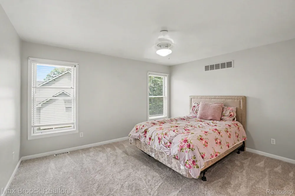 9843 Oak Valley Drive Springfield Charter Township, MI 48348