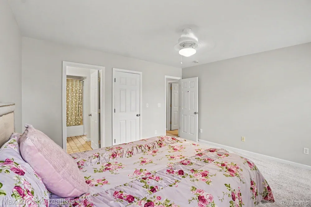 9843 Oak Valley Drive Springfield Charter Township, MI 48348