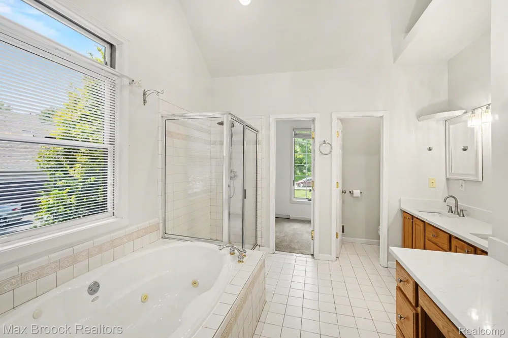 9843 Oak Valley Drive Springfield Charter Township, MI 48348