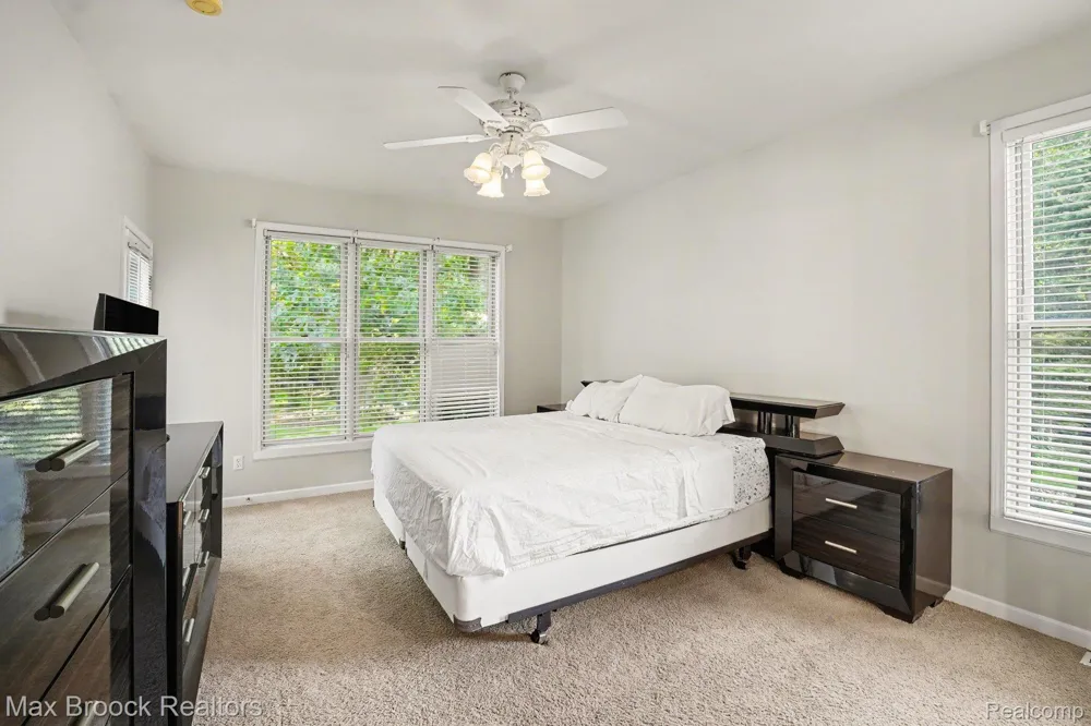 9843 Oak Valley Drive Springfield Charter Township, MI 48348