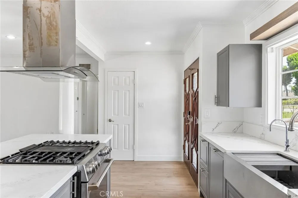 759 S Briargate Covina, CA 91723