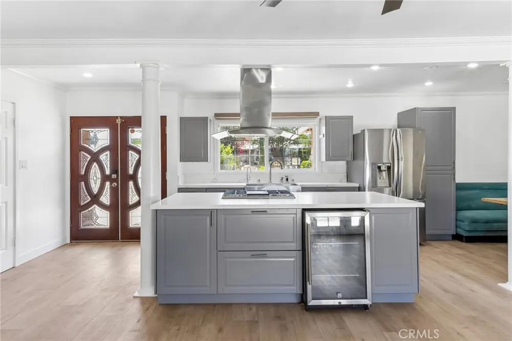 759 S Briargate Covina, CA 91723