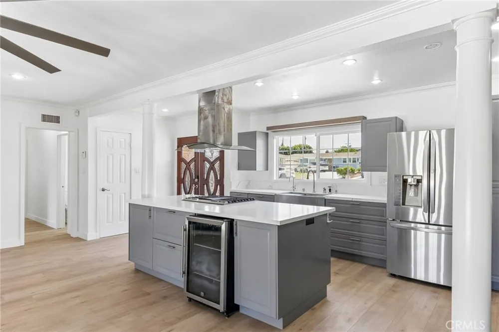 759 S Briargate Covina, CA 91723
