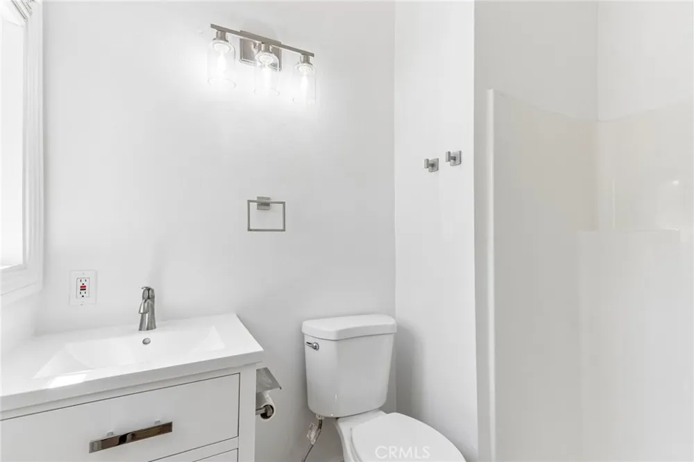 759 S Briargate Covina, CA 91723