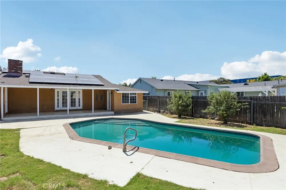 759 S Briargate Covina, CA 91723