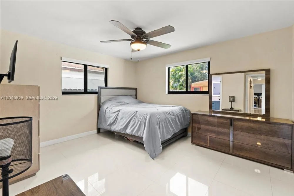 40 NW 119th St Miami, FL 33168