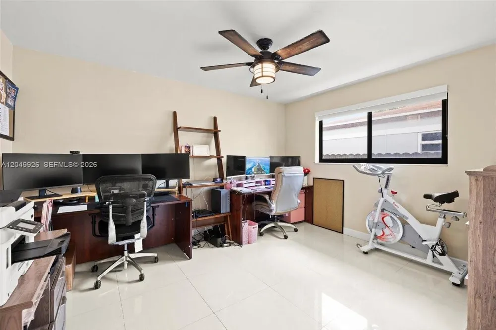 40 NW 119th St Miami, FL 33168