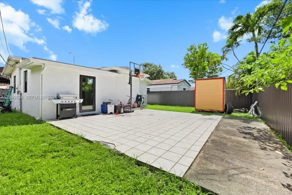 40 NW 119th St Miami, FL 33168