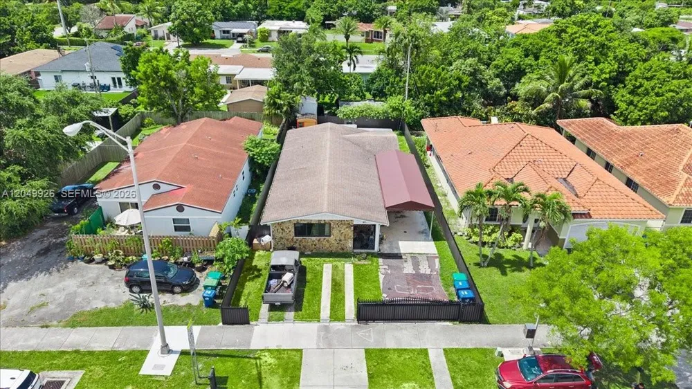 40 NW 119th St Miami, FL 33168