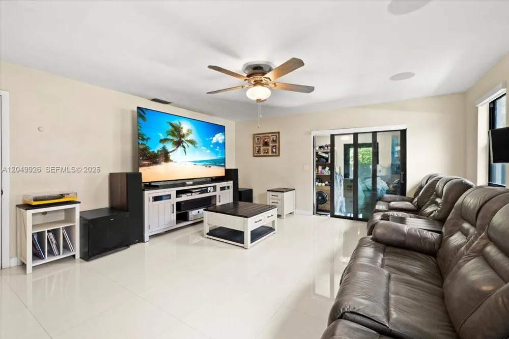 40 NW 119th St Miami, FL 33168