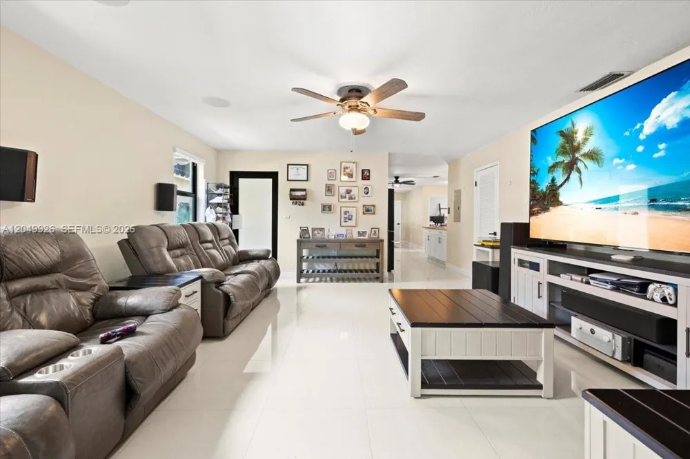 40 NW 119th St Miami, FL 33168