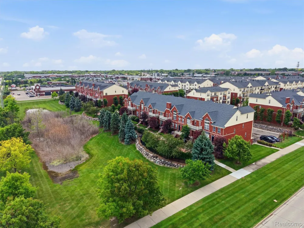 1528 Devon Lane Troy City, MI 48084