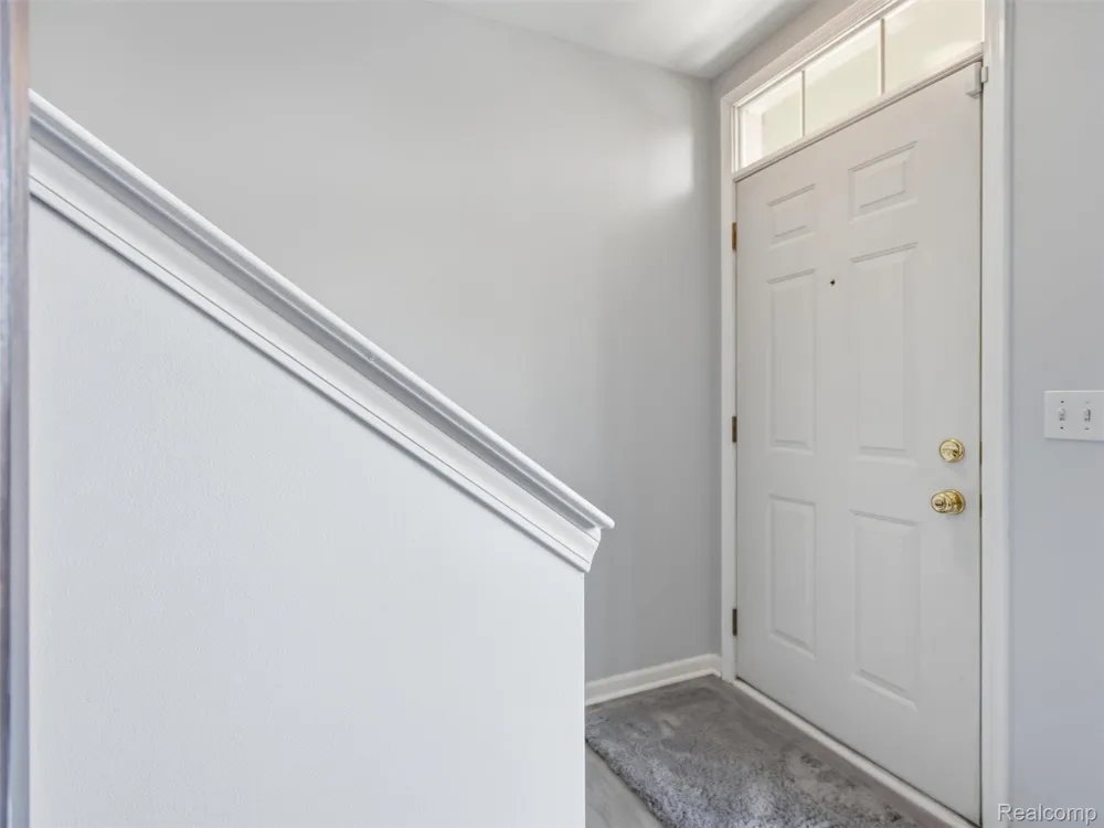 1528 Devon Lane Troy City, MI 48084