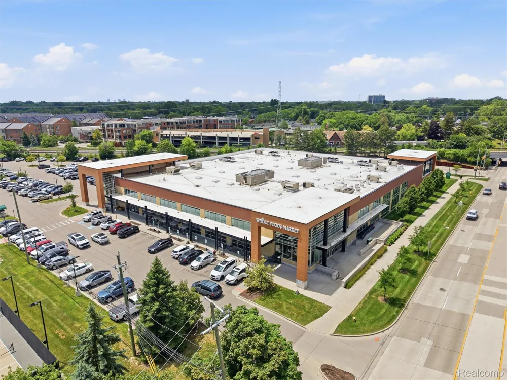 1528 Devon Lane Troy City, MI 48084