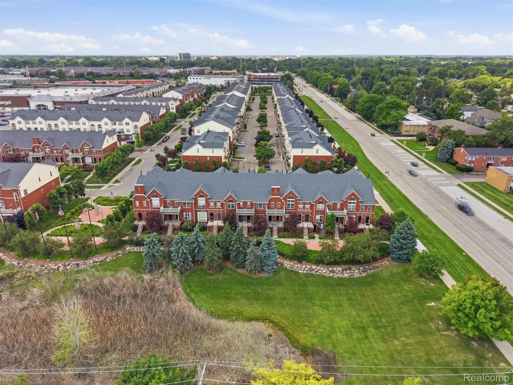 1528 Devon Lane Troy City, MI 48084