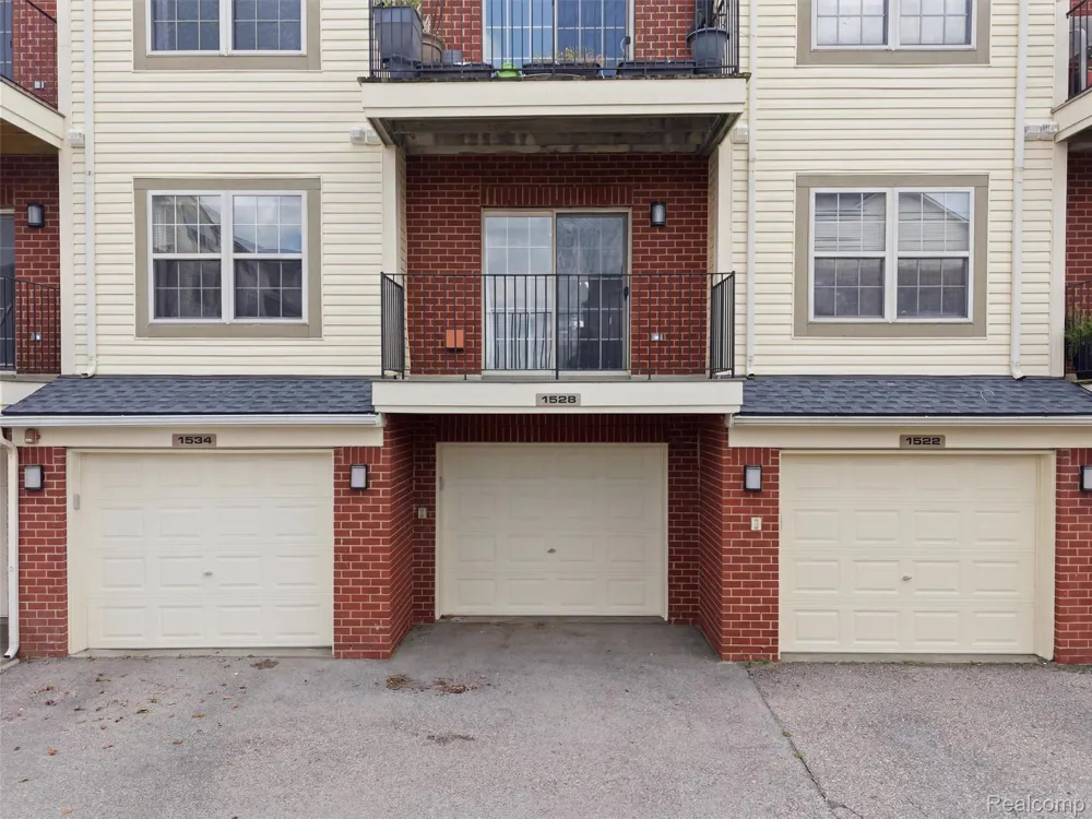1528 Devon Lane Troy City, MI 48084