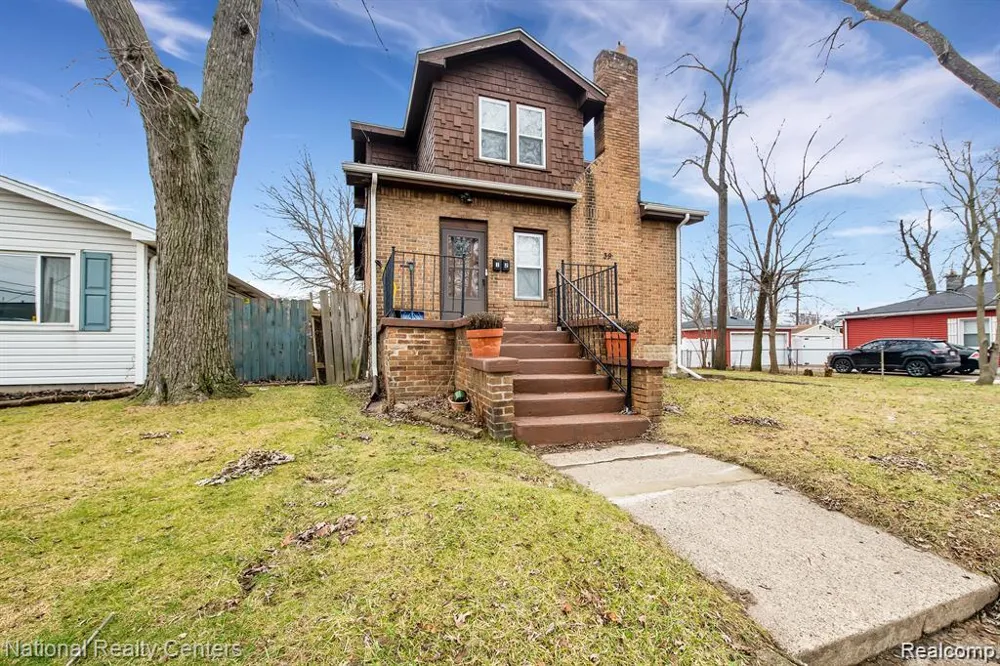 39 E Brockton Avenue Madison Heights City, MI 48071