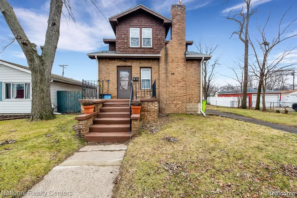 39 E Brockton Avenue Madison Heights City, MI 48071