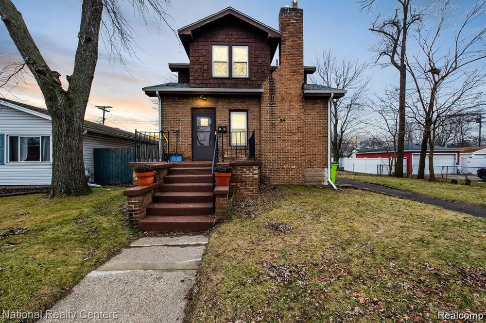 39 E Brockton Avenue Madison Heights City, MI 48071