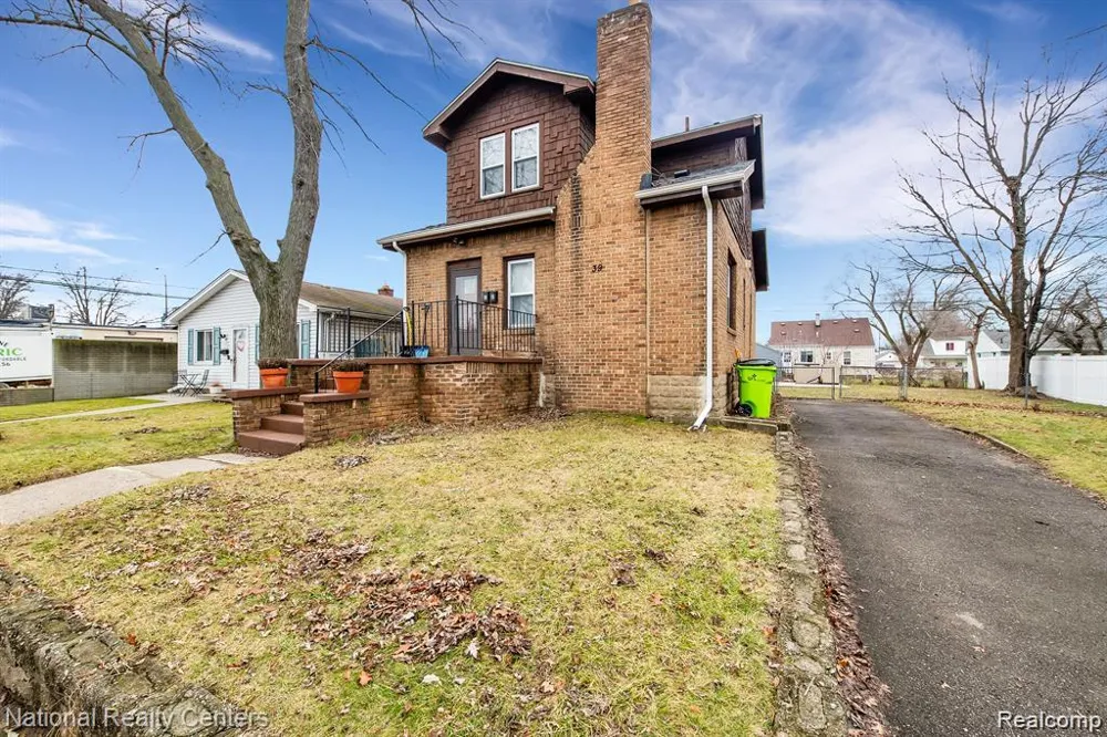 39 E Brockton Avenue Madison Heights City, MI 48071