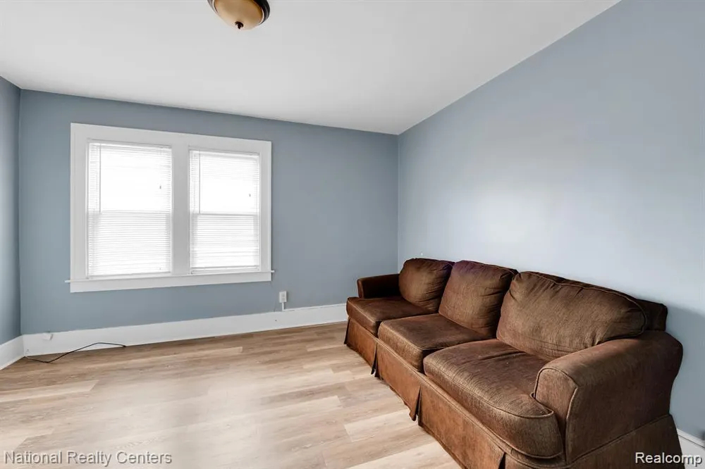 39 E Brockton Avenue Madison Heights City, MI 48071